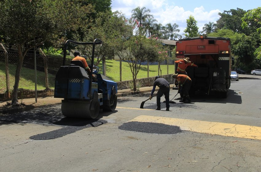 OBRAS REALIZA OPERAÇÃO TAPA-BURACOS NO JARDIM BOTÂNICO