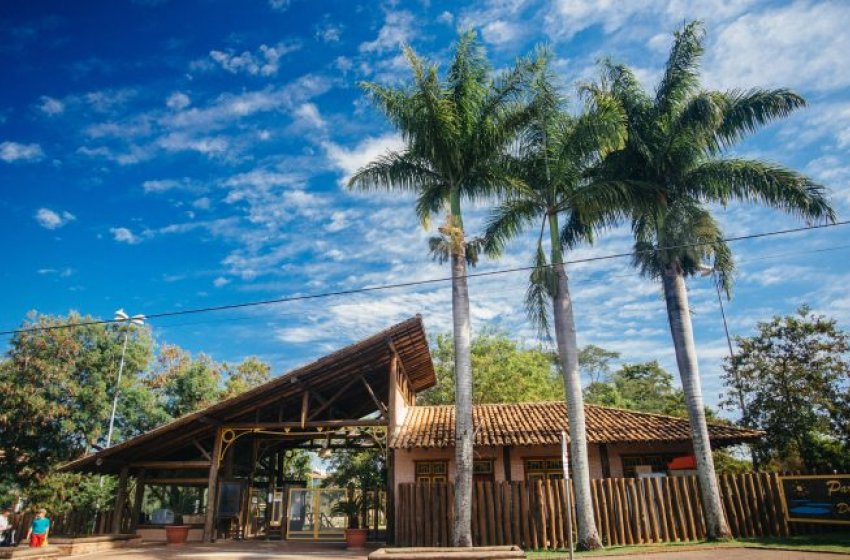 PREFEITURA INAUGURA FONTE LUMINOSA E PEDALINHOS NO PARQUE DOS LAGOS NESTA SEXTA COM CERIMÔNIA FECHADA TRANSMITIDA PELAS REDES SOCIAIS