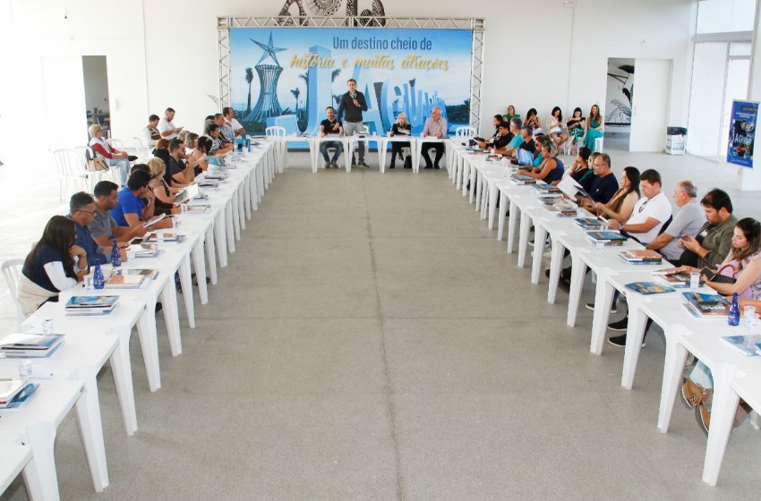 JAGUARIÚNA RECEBE VISITA DE COMITIVA DE PREFEITOS E EMPRESÁRIOS DE SERGIPE
