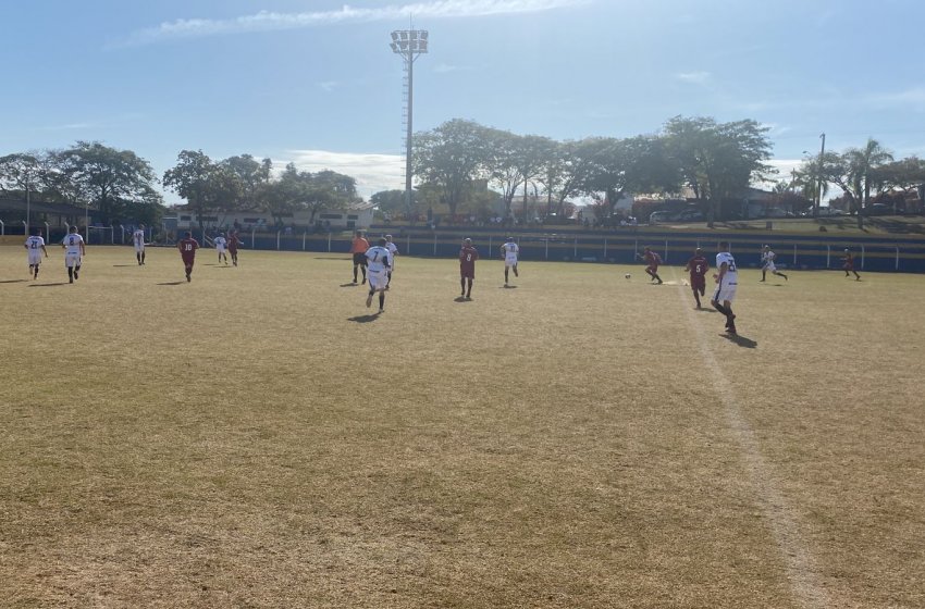 TERCEIRA RODADA DO CAMPEONATO DE FUTEBOL SÊNIOR DE JAGUARIÚNA TEM GOLEADA 