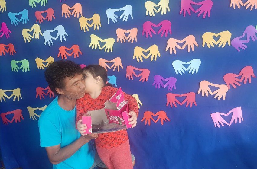 EDUCAÇÃO DE JAGUARIÚNA COMEMORA O DIA DOS PAIS COM A PARTICIPAÇÃO DA FAMÍLIA