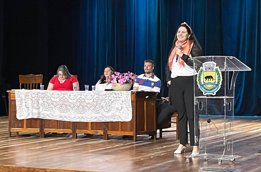EDUCAÇÃO INCLUSIVA É TEMA DE PALESTRA PARA PROFESSORES DE JAGUARIÚNA
