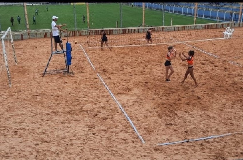 2ª ETAPA DA COPA JAGUARIÚNA DE VOLEI DE PRAIA AGITA AS AREIAS DO CENTRO DE LAZER