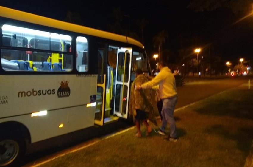 ASSISTÊNCIA SOCIAL REALIZA AÇÃO DURANTE FRENTE FRIA QUE ATINGE JAGUARIÚNA