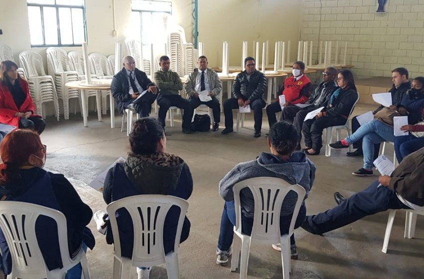 EDUCAÇÃO REALIZA CAPACITAÇÃO DE MOTORISTAS E MONITORAS DA REDE DE ENSINO