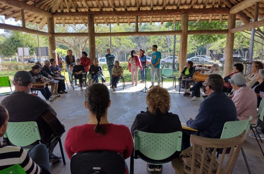 CRAS NASSIF FECHA CAMPANHA ‘AGOSTO LILÁS’ COM PALESTRA SOBRE VIOLÊNCIA CONTRA A MULHER 