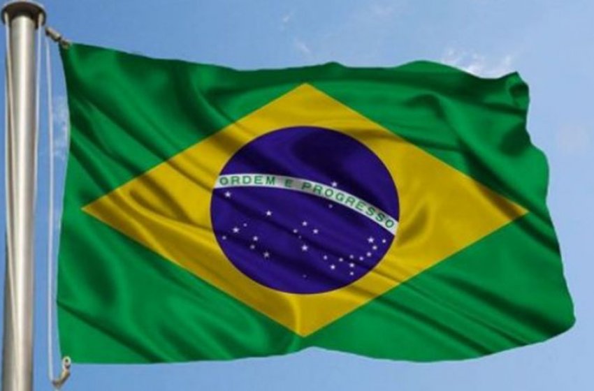 ALUNOS DE ESCOLAS MUNICIPAIS DE JAGUARIÚNA COMEMORAM ANIVERSÁRIO DA CIDADE E INDEPENDÊNCIA DO BRASIL 