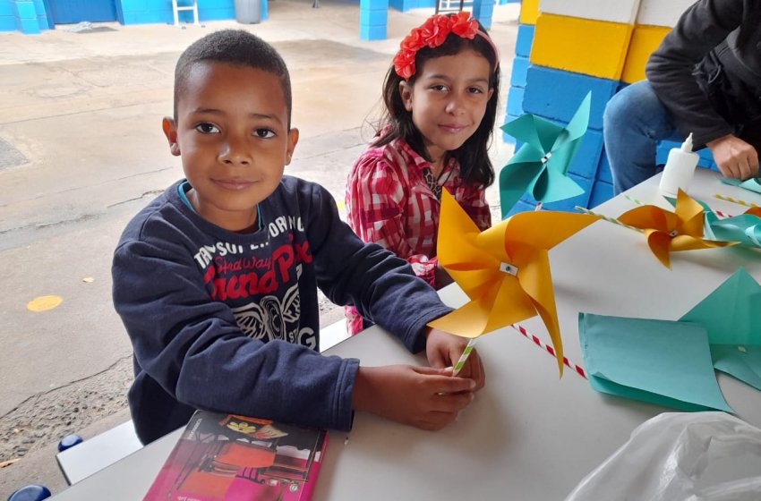 INDEPENDÊNCIA E ANIVERSÁRIO DE JAGUARIÚNA SÃO TEMAS DE APRESENTAÇÕES NAS ESCOLAS MUNICIPAIS 