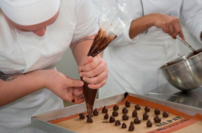 ESTÃO ABERTAS AS INSCRIÇÕES PARA O CURSO DE TÉCNICAS DE CONFEITARIA DO FUNDO SOCIAL DE JAGUARIÚNA