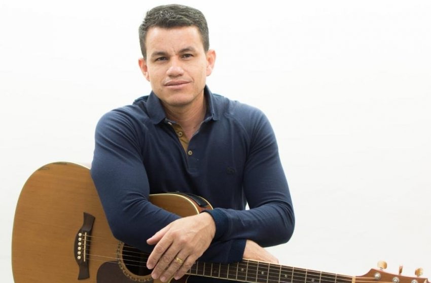 CANTOR POP PAULO EDUARDO É A ATRAÇÃO DA FEIRA NOTURNA DE JAGUARIÚNA AMANHÃ