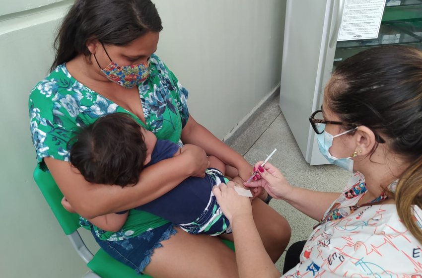 JAGUARIÚNA COMEÇA A VACINAR BEBÊS CONTRA A COVID-19