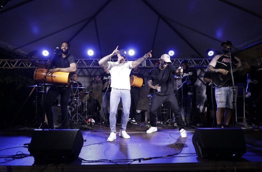 PÚBLICO LOTA FEIRA NOTURNA ESPECIAL DO DIA DA CONSCIÊNCIA NEGRA