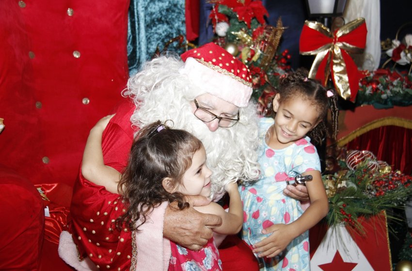 INÉDITO NA REGIÃO! MARIA FUMAÇA TRAZ PAPAI NOEL PARA JAGUARIÚNA