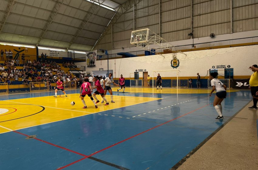 ADAGA ASSUME A LIDERANÇA DO CAMPEONATO DE FUTSAL FEMININO