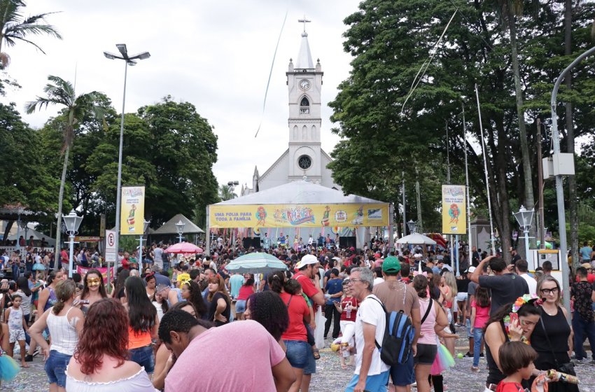 CARNAVAL EM JAGUARIÚNA TERÁ PROGRAMAÇÃO NA PRAÇA UMBELINA BUENO NOS DIAS 18 E 19 DE FEVEREIRO