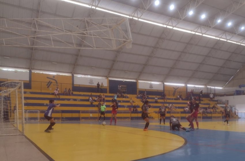 FUTSAL FEMININO TEM CHUVA DE GOLS