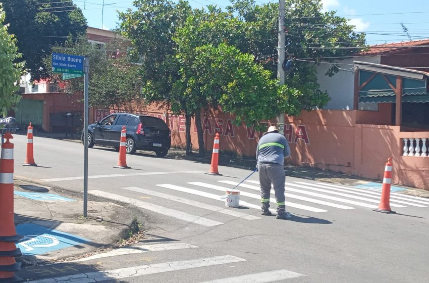 MOBILIDADE URBANA REALIZA PINTURA DE SINALIZAÇÃO DE SOLO NESTA QUARTA     