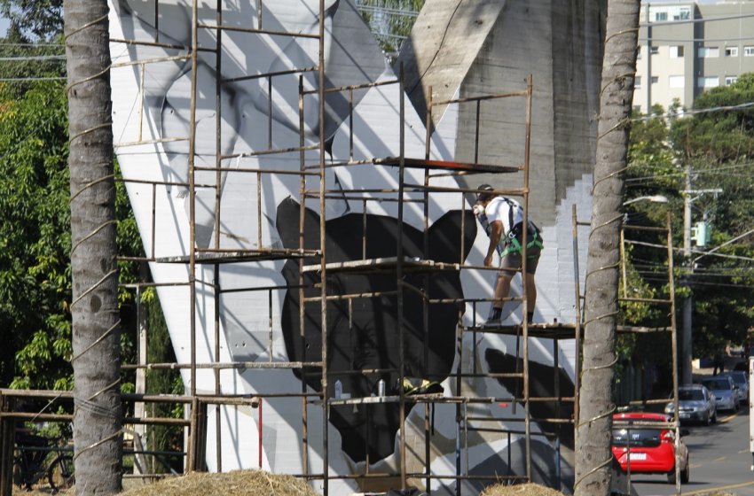 MONUMENTO NO VIADUTO DA MARIA FUMAÇA GANHA CARA NOVA EM JAGUARIÚNA