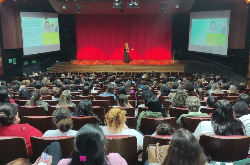 EDUCAÇÃO DE JAGUARIÚNA REALIZA FORMAÇÃO DE PROFESSORES DO ENSINO INFANTIL