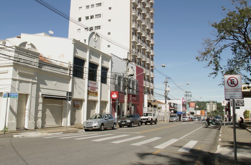 EM LIVE, PREFEITO DE JAGUARIÚNA FAZ APELO À POPULAÇÃO PARA REDUZIR CASOS DE COVID