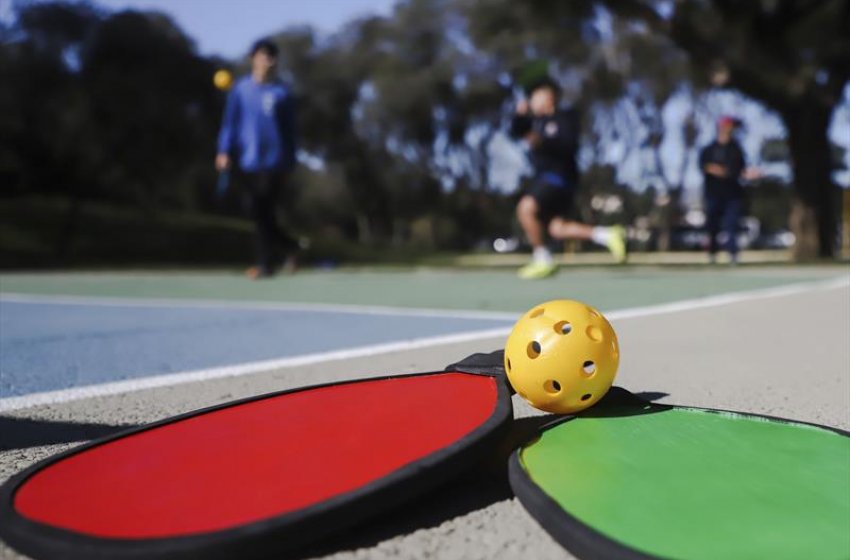 PREFEITURA REALIZA CLÍNICA GRATUITA DE PICKLEBALL