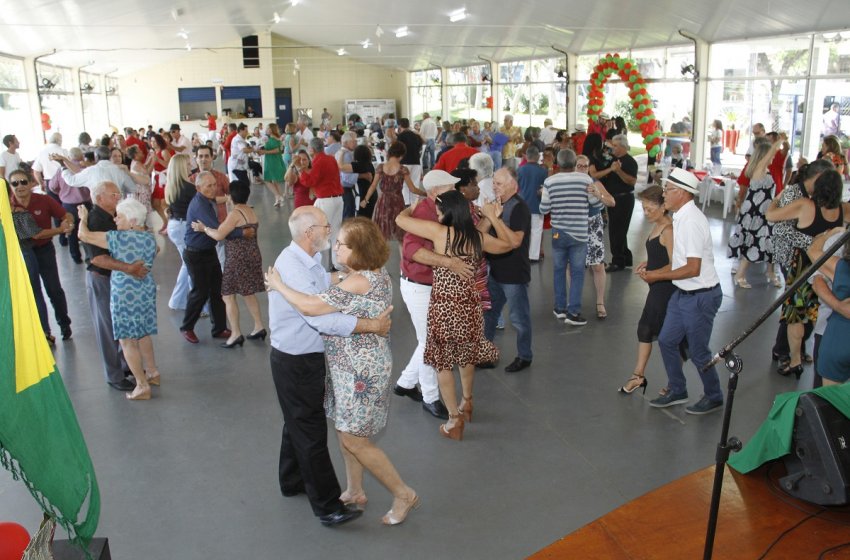 HOJE TEM EDIÇÃO ESPECIAL DO BAILE DA TERCEIRA IDADE