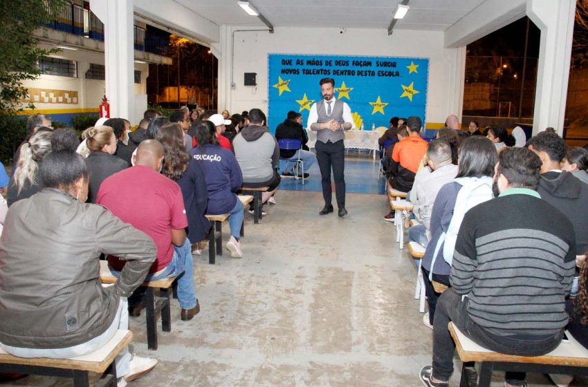 JUIZ MARCELO FORTUNA FAZ PALESTRA SOBRE JUSTIÇA E CIDADANIA PARA ALUNOS DO CEJA E ETEC 