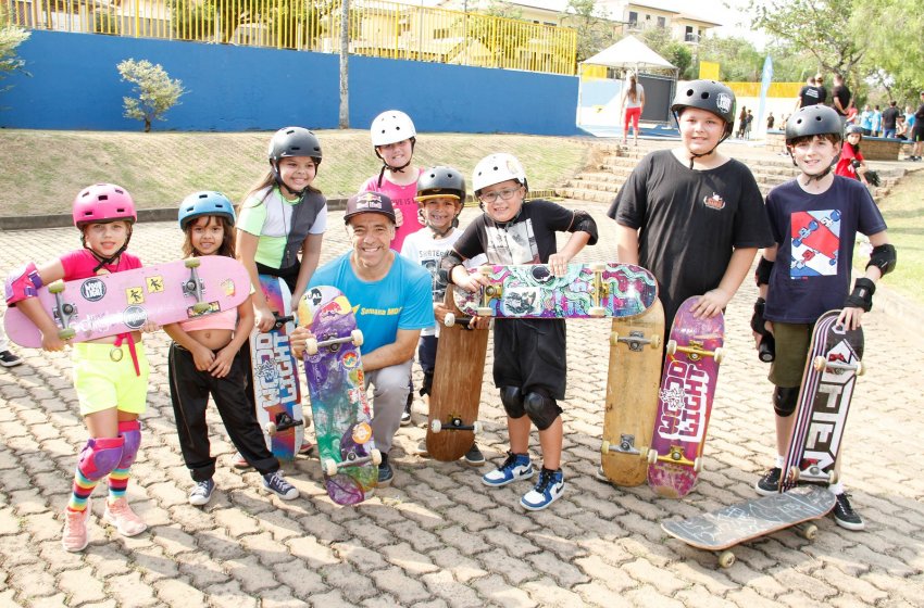 SANDRO DIAS, O MINEIRINHO, ENCANTA FÃS DE SKATE EM JAGUARIÚNA