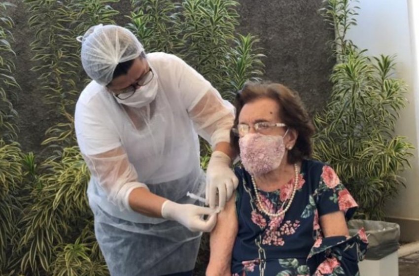 IDOSOS COM MAIS DE 75 ANOS JÁ PODEM SE VACINAR CONTRA A COVID EM JAGUARIÚNA