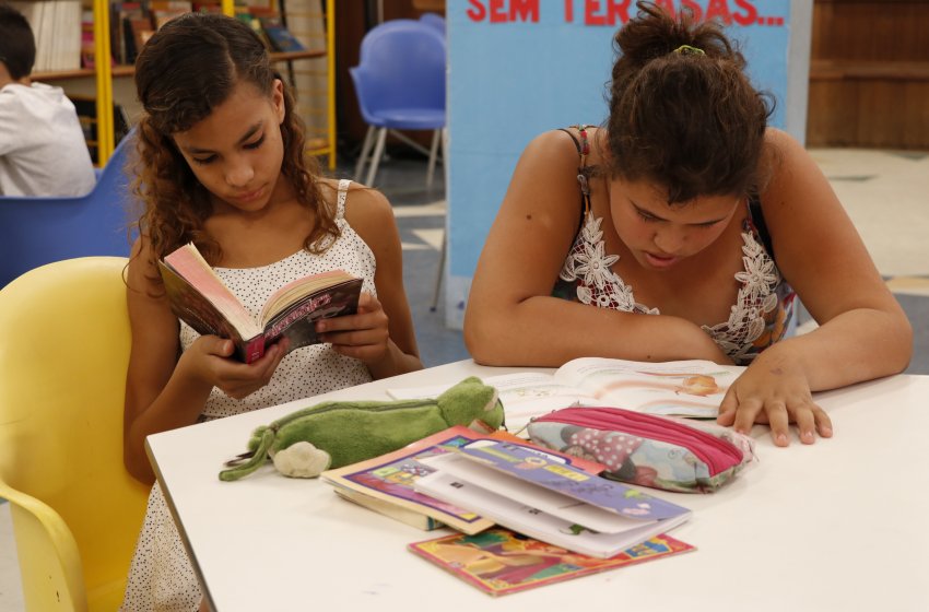 PROJETO CINE BAÚ TRAZ CINEMA E LITERATURA PARA ESCOLA PÚBLICA DE JAGUARIÚNA