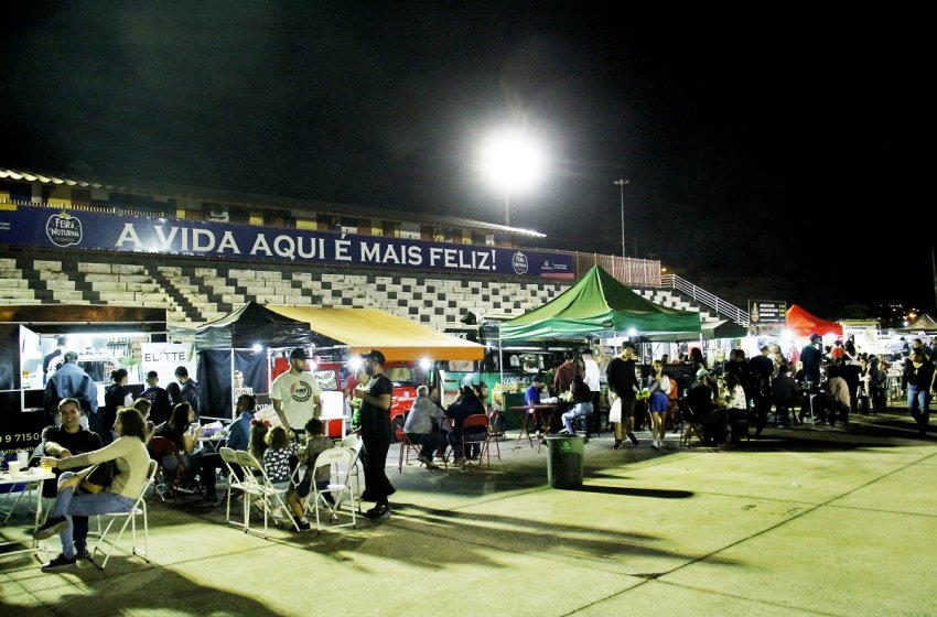 FEIRA DE ROUPAS E ACESSÓRIOS AFRICANOS CELEBRA CONSCIÊNCIA NEGRA NA FEIRA NOTURNA DE JAGUARIÚNA 