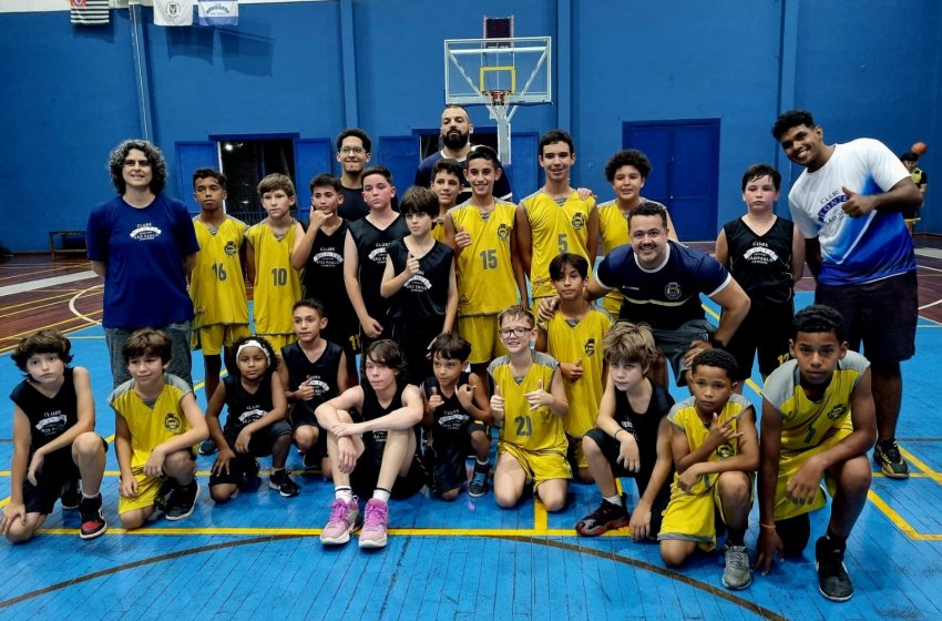EQUIPE SUB 12 DE BASQUETE JAGUARIUNENSE DISPUTA VAGA ENTRE AS TRÊS MELHORES PELA LIGA METROPOLITANA 