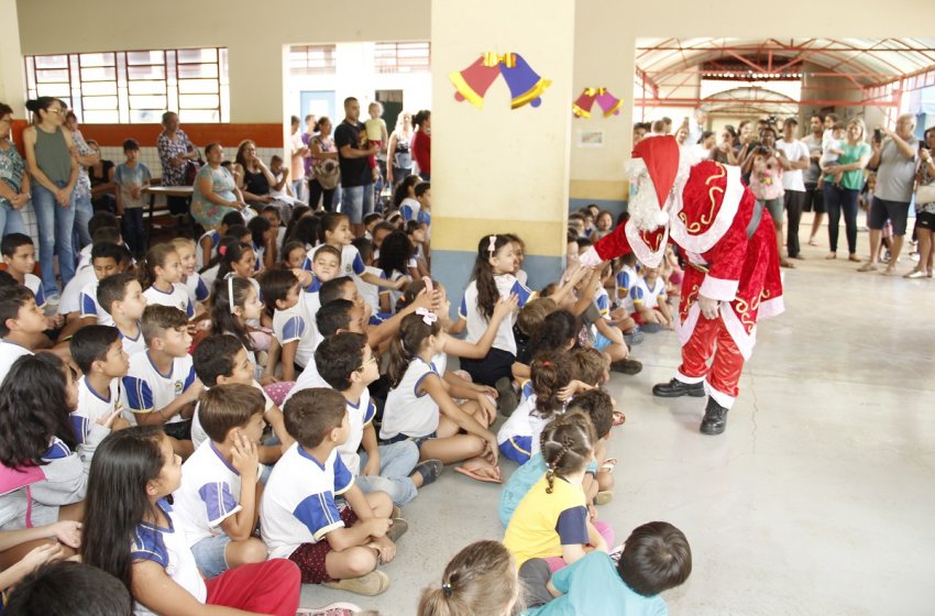 PREFEITURA COMEÇA A ENTREGAR BRINQUEDOS DE NATAL AOS ALUNOS DA REDE MUNICIPAL NO PRÓXIMO DIA 4