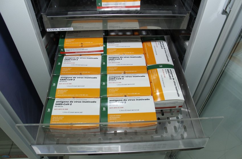 JAGUARIÚNA RECEBE MAIS 1.470 DOSES DE CORONAVAC