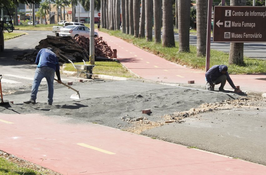 PREFEITURA INICIA INSTALAÇÃO DE “LOMBOFAIXAS” NA CIDADE 