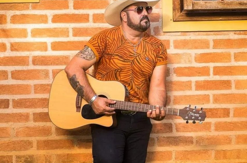 CANTOR ENIO RAMOS É A ATRAÇÃO MUSICAL DA FEIRA NOTURNA NESTA QUARTA