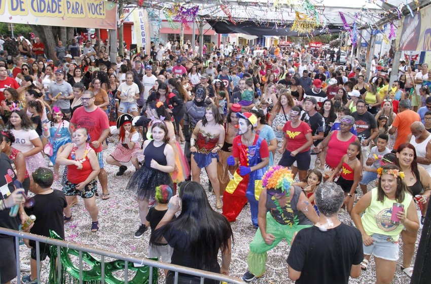 CARNAVAL DE JAGUARIÚNA SERÁ NOS DIAS 10 E 11 DE FEVEREIRO NA PRAÇA UMBELINA BUENO
