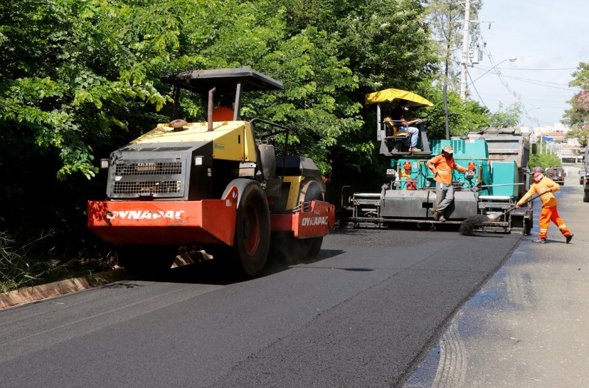 MOBILIDADE REALIZA OBRAS DE PAVIMENTAÇÃO NA RUA JOAQUIM PINTO CATÃO