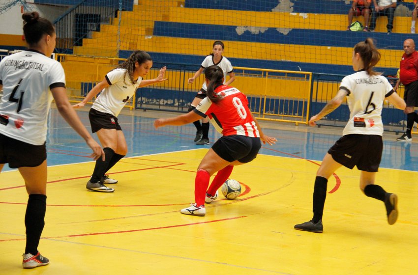 DEFINIDAS AS SEMIFINAIS DO CAMPEONATO MUNICIPAL DE FUTSAL FEMININO