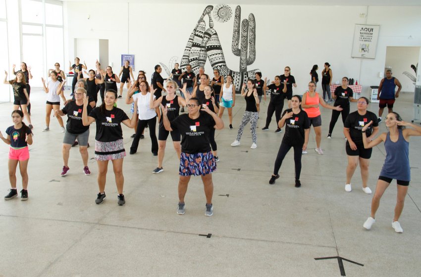 AULAS DE FIT DANCE AGITAM BOULEVARD DO CENTRO CULTURAL NA SEMANA DO DIA DAS MULHERES