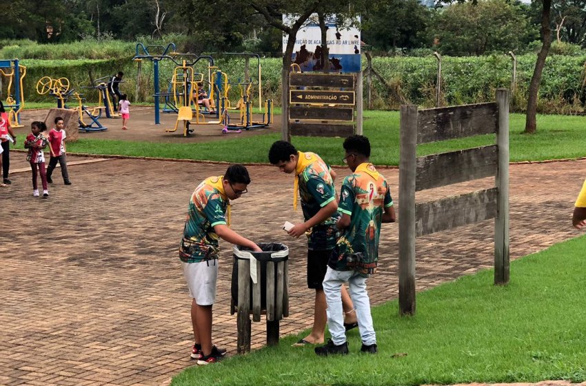 CLUBE DE DESBRAVADORES E AVENTUREIROS DE JAGUARIÚNA RECEBE ORIENTAÇÕES NO COMBATE À DENGUE