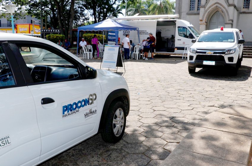 PROCON MÓVEL ATENDE 112 JAGUARIUNENSES NO DIA DO CONSUMIDOR 
