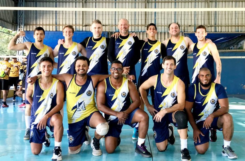 VOLEIBOL ADULTO DE JAGUARIÚNA SEGUE INVICTO 