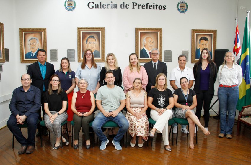 INTEGRANTES DO NOVO CONSELHO MUNICIPAL DA PESSOA IDOSA TOMAM POSSE EM JAGUARIÚNA