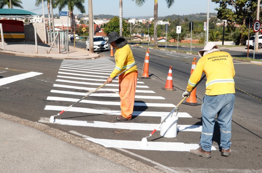 MOBILIDADE REALIZA PINTURA DE SINALIZAÇÃO DE SOLO NO JARDIM EUROPA 