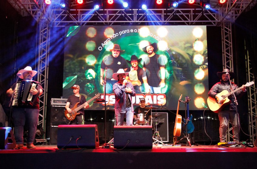 SHOWS DA 49ª CAVALARIA ANTONIANA LEVAM MAIS DE 3 MIL PESSOAS AO PARQUE SANTA MARIA 