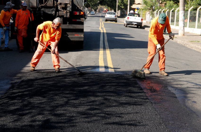 OBRAS REALIZA OPERAÇÃO TAPA-BURACOS NO NOVA JAGUARIÚNA