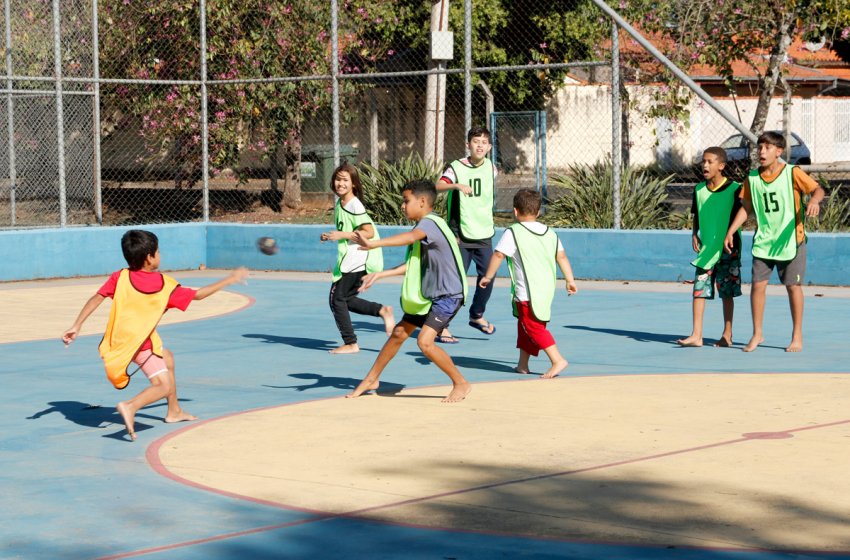 ‘SEM TELA NAS FÉRIAS’ LEVA CRIANÇAS E ADOLESCENTES PARA OS PARQUES