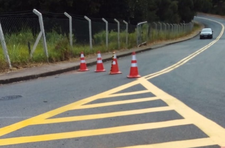 PREFEITURA DE JAGUARIÚNA REALIZA SINALIZAÇÃO HORIZONTAL NO JARDIM BOTÂNICO