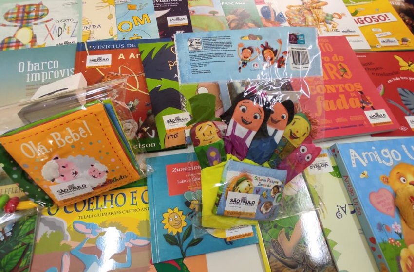 PREFEITURA RECEBE DOAÇÃO DE QUASE MIL LIVROS PARA COMPOR O ACERVO PÚBLICO